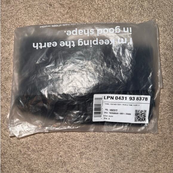 New Fabletics Women's Feather Tech+ Muscle Tank Black size S - Picture 3 of 9